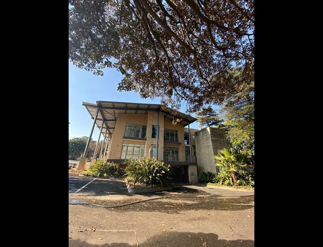 2,158M² OFFICE TO LET IN BRYANSTON